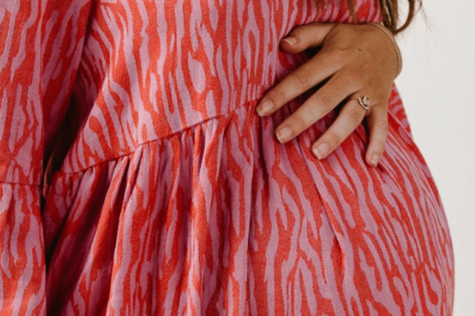 maternity holiday clothes, what to wear on holiday while pregnant