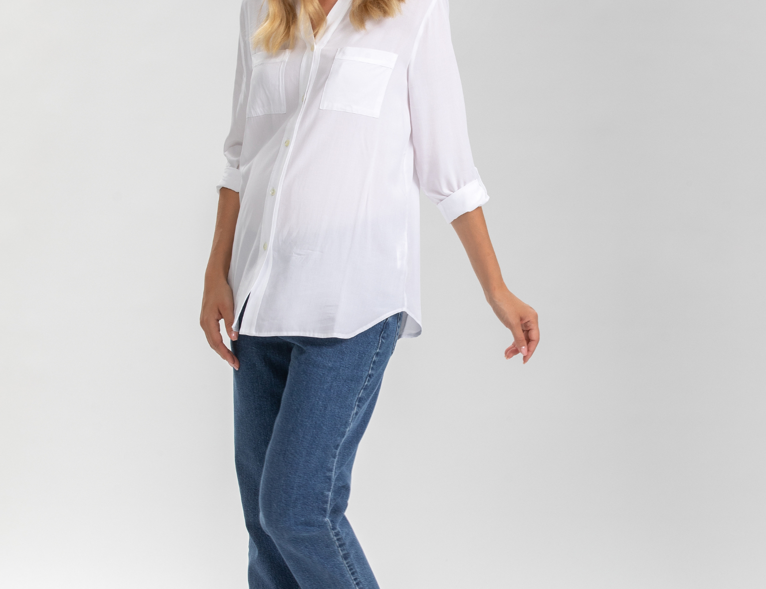 Pietro Brunelli 90s Straight Leg Maternity Jeans in a Dark-Wash