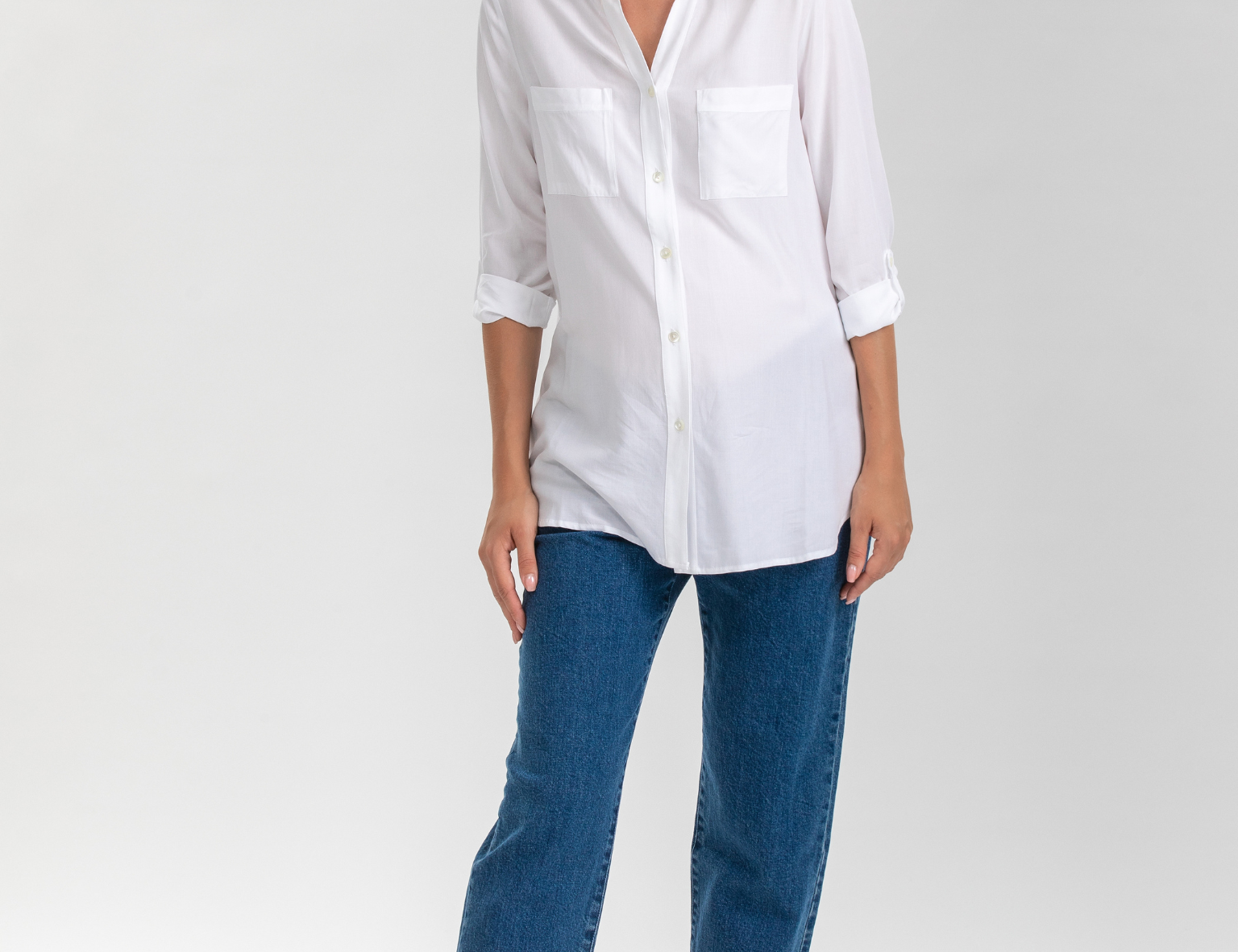 Pietro Brunelli 90s Straight Leg Maternity Jeans in a Dark-Wash