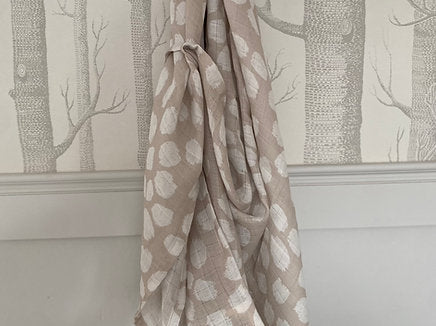 Ralphie Bear Large Swaddle Muslin - Scallop 2