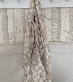 Ralphie Bear Large Swaddle Muslin - Scallop 2