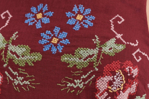 Desmond & Dempsey Square Dress - Dorothea Cross Stitch Burgundy 8