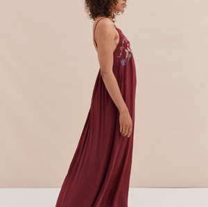 Desmond & Dempsey Square Dress - Dorothea Cross Stitch Burgundy 9
