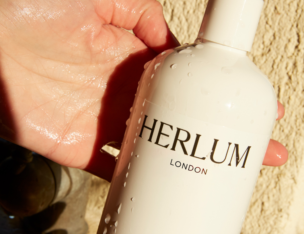 Herlum Hand & Body Wash Sandalwood & Grapefruit | 500ml 2