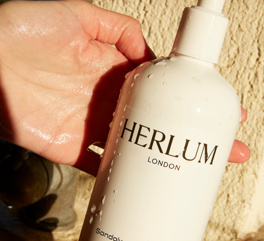 Herlum Hand & Body Wash Sandalwood & Grapefruit | 500ml 2