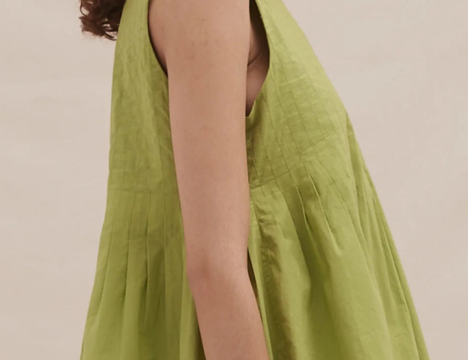 Desmond & Dempsey Pleated Cami Top - Lime Linen 2