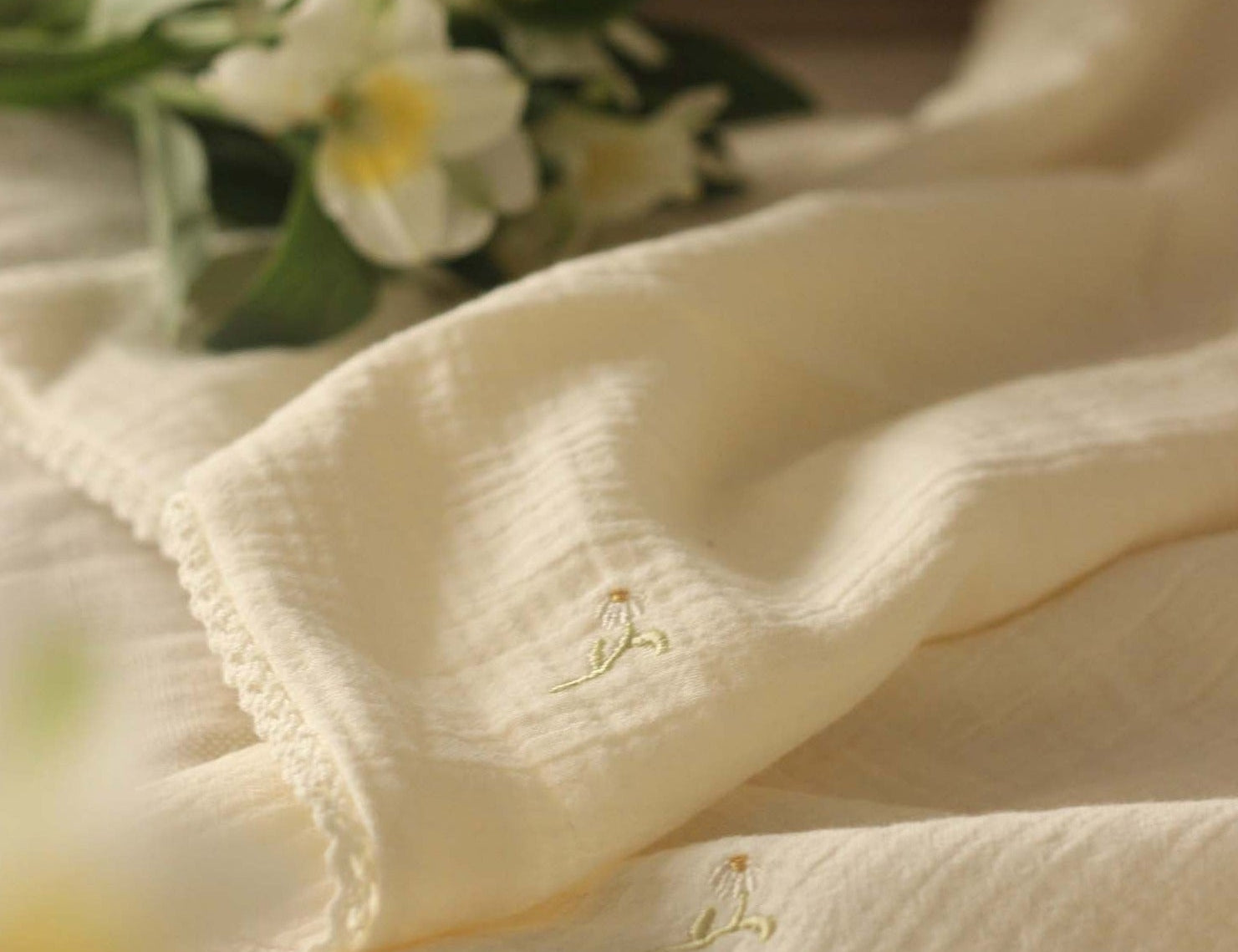 Avery Row Embroidered Muslin Blanket - Wild Chamomile 2