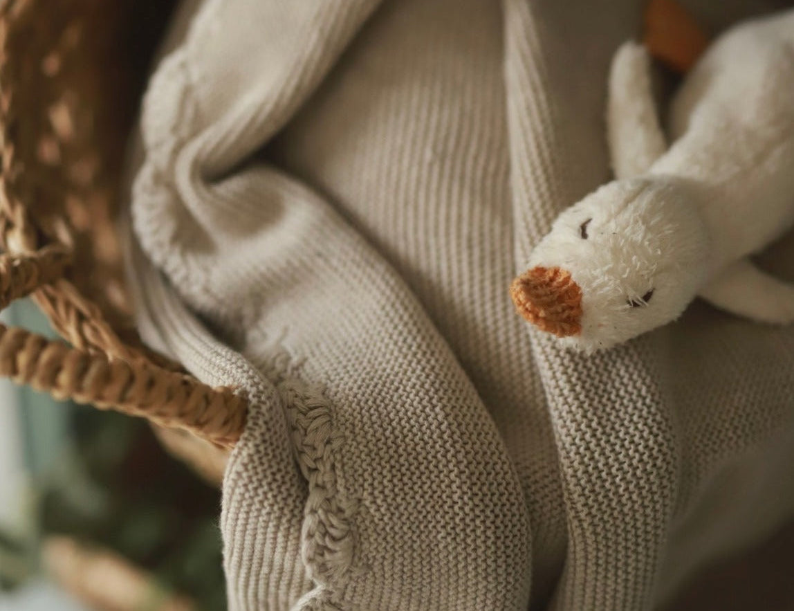 Avery Row Scallop Knit Blanket - Stone 1