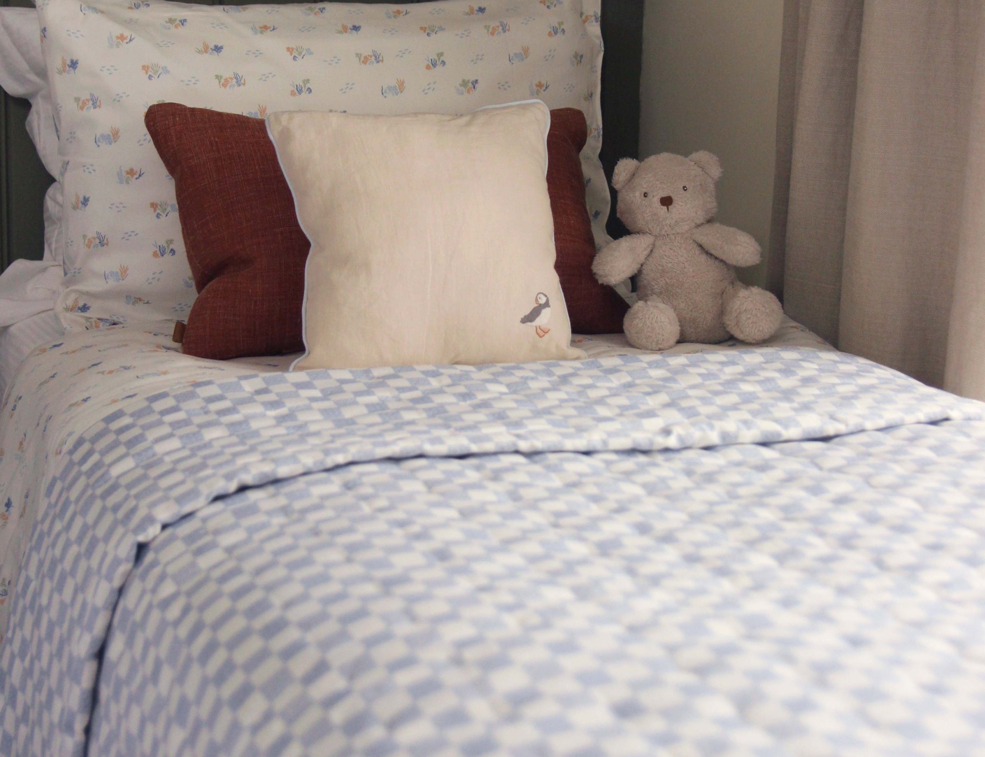 Avery Row Quilted Bedspread - Waves 1
