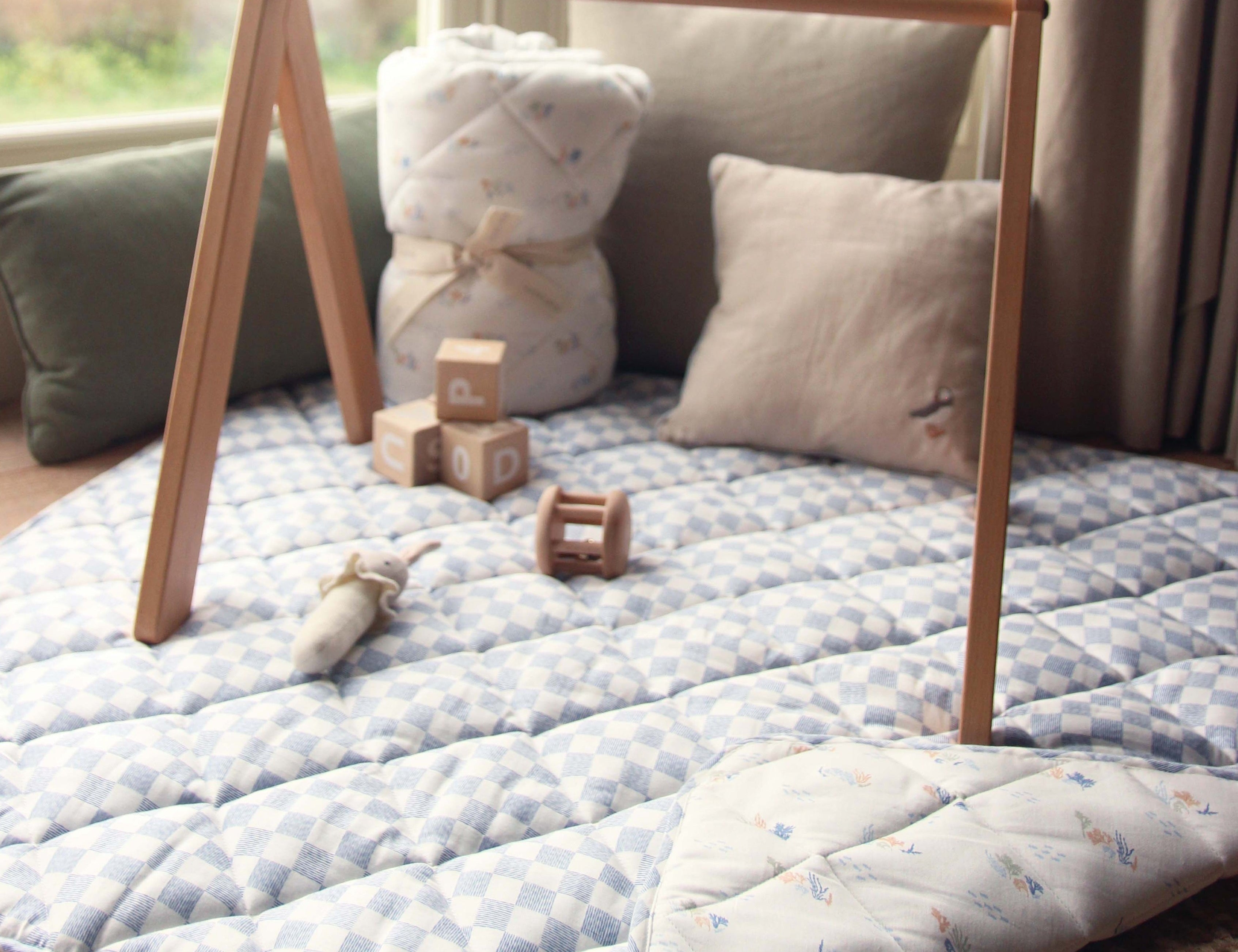 Avery Row Stay & Play Mat - Coastline 1