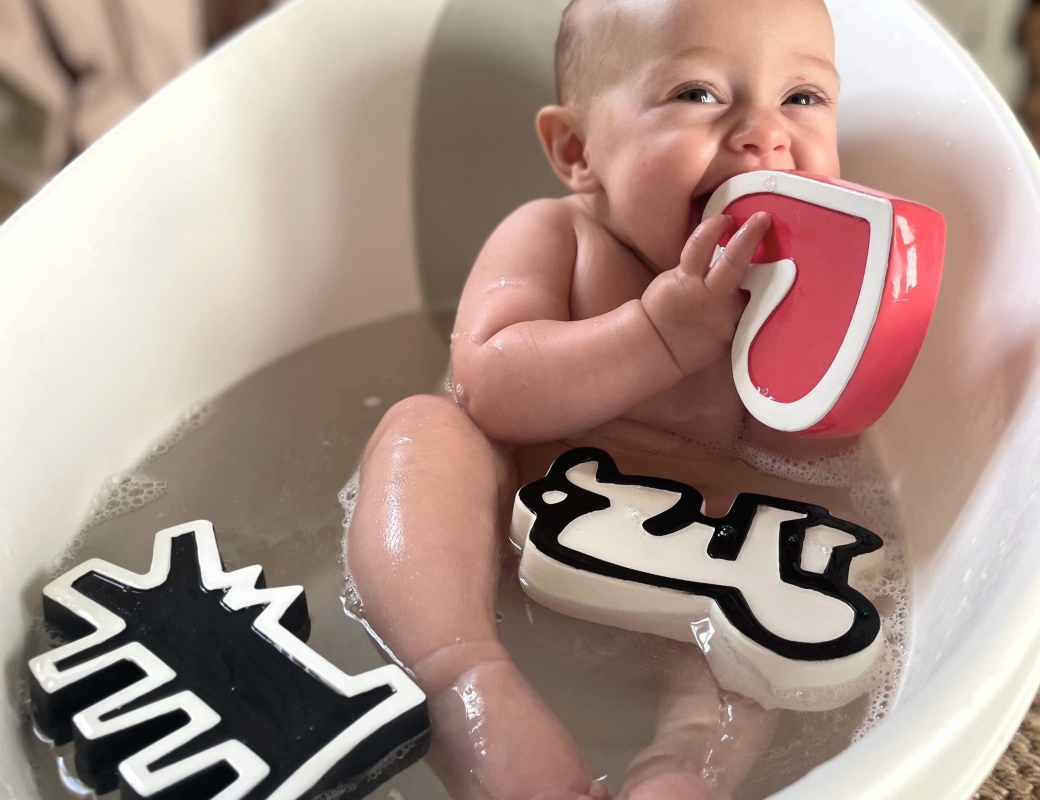 Etta Loves KEITH HARING BATH TOYS - Suitable From Birth 2