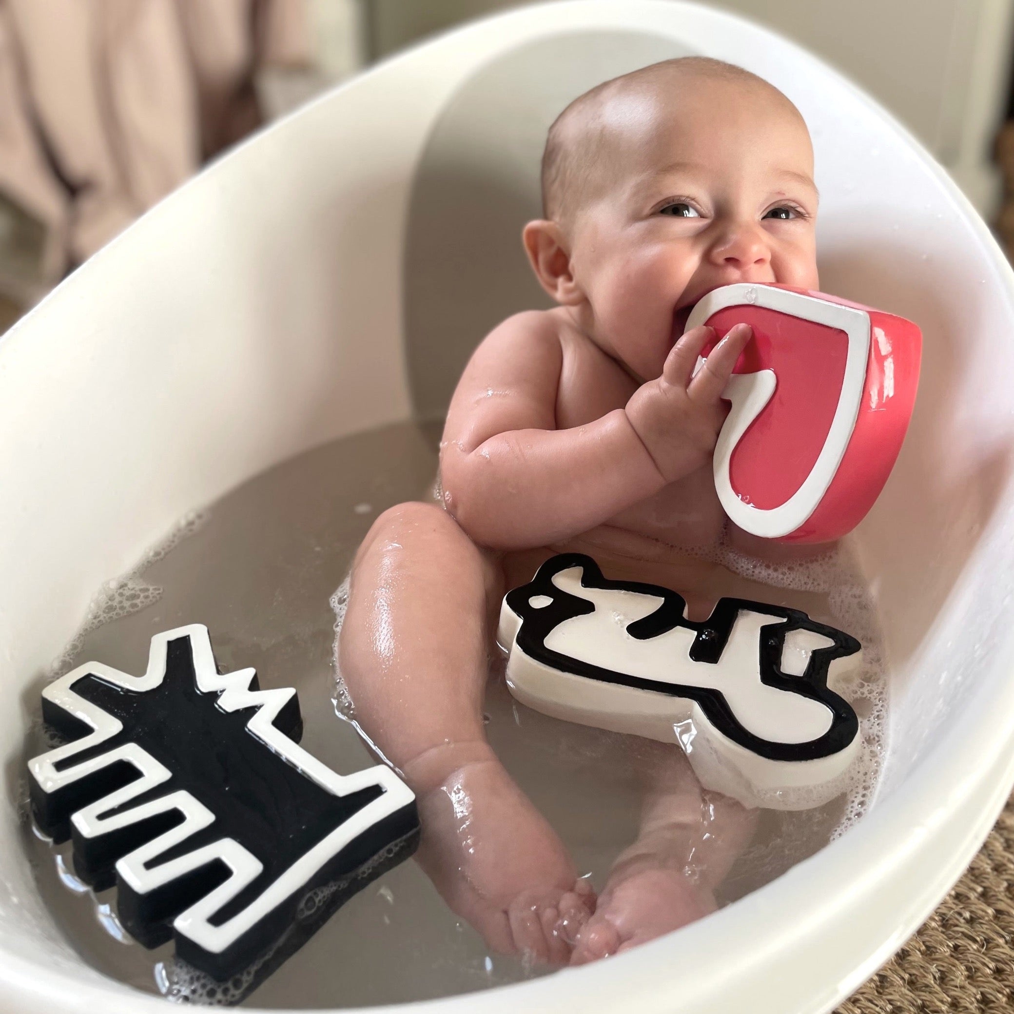 Etta Loves KEITH HARING BATH TOYS - Suitable From Birth 2
