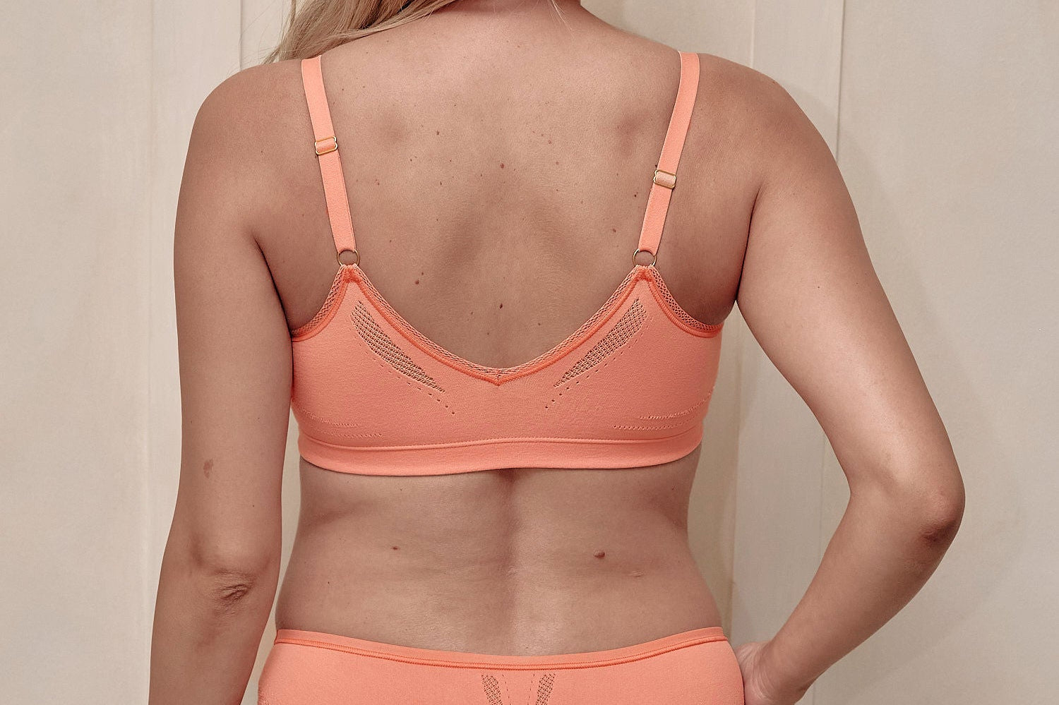 The Mutha Project The Plunge Bra - Coral 3