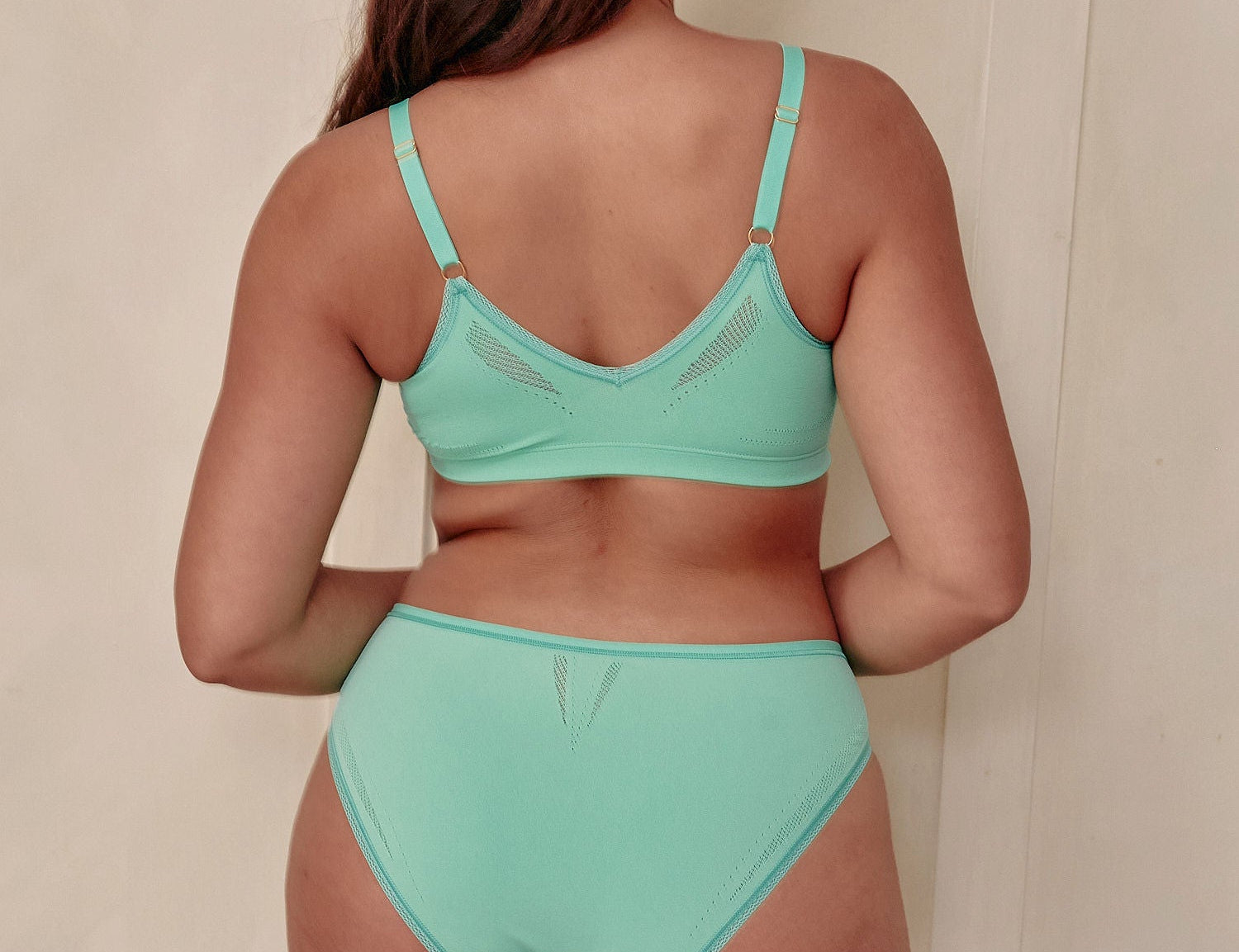 The Mutha Project The Plunge Bra - Jade 2