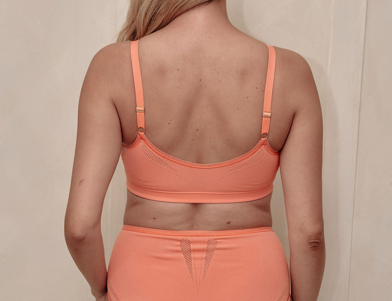 The Mutha Project The Scoop Bra - Coral 2