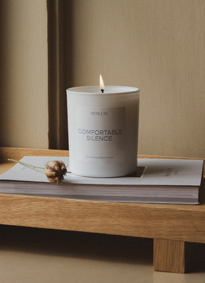 Herlum Candle Comfortable Silence | 220g 1