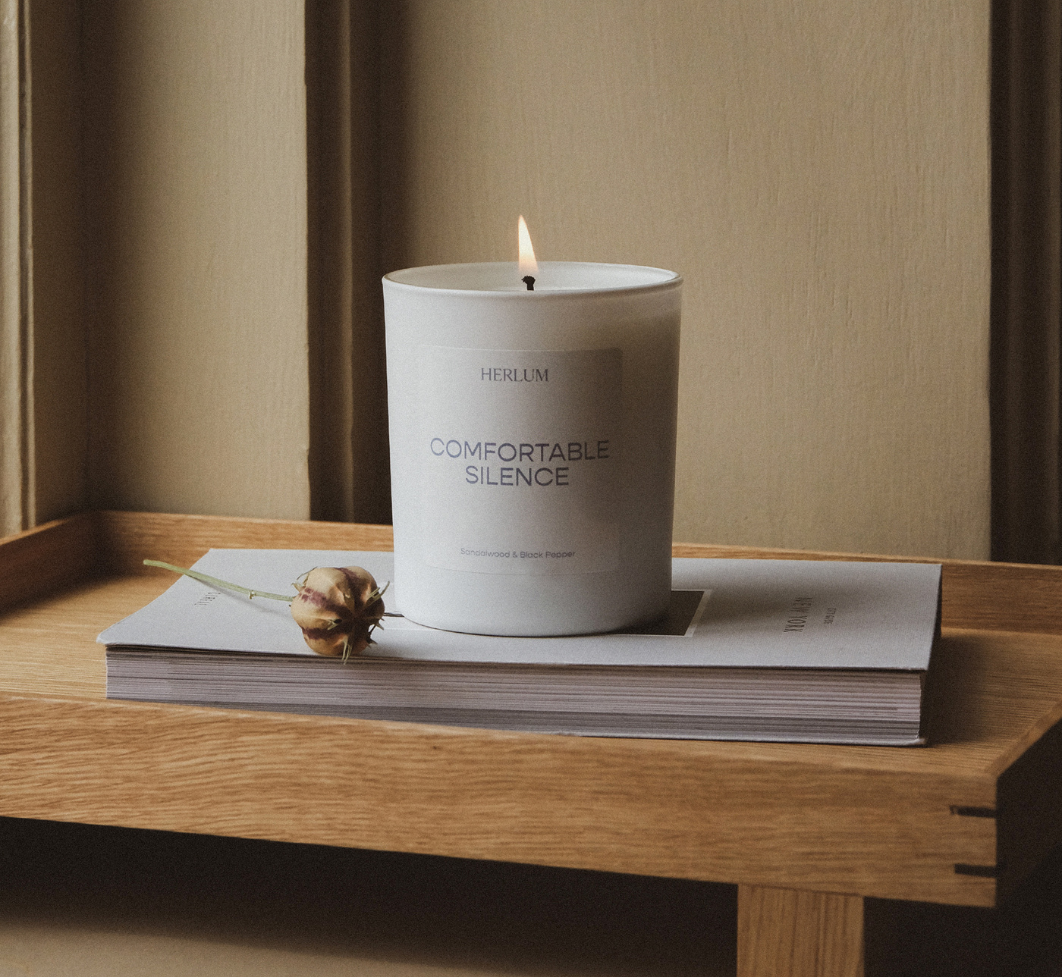 Herlum Candle Comfortable Silence | 220g 1