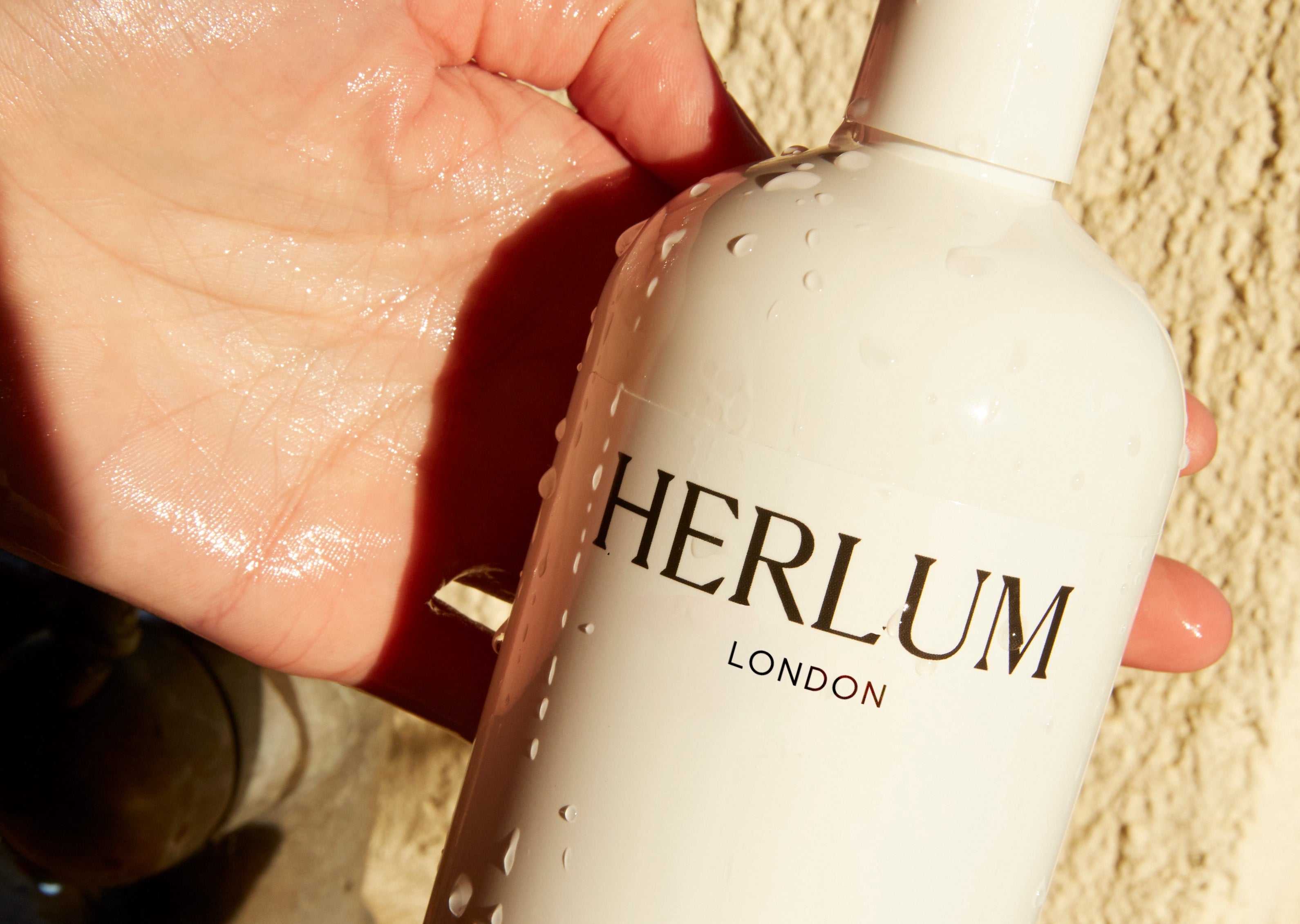Herlum Hand & Body Wash + Copa Dew Oil Duo (Worth £58) 3
