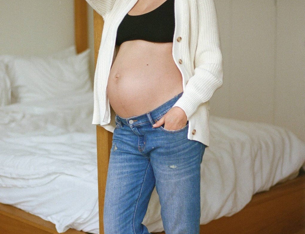 Hatch Under the Bump Boyfriend Maternity Jean in Destroyed Light Wash 1