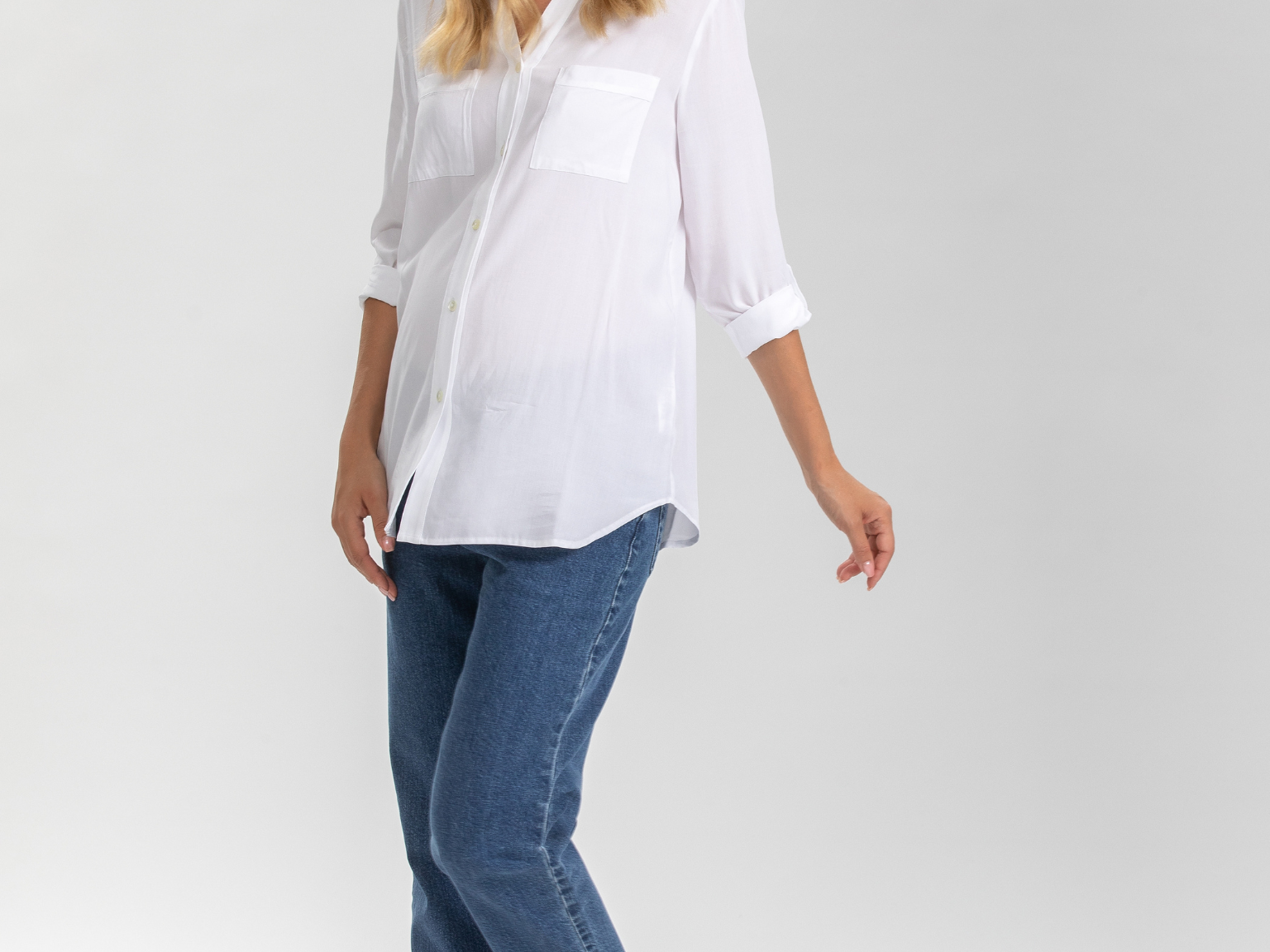 Pietro Brunelli 90s Straight Leg Maternity Jeans in a Dark-Wash