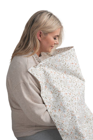 BellaMoon Feeding Pumping Privacy Cover Sweet Wild 1