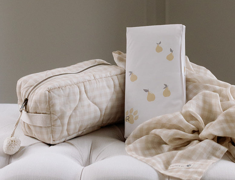 Ralphie Bear Quilted Washbag Gingham Beige 2