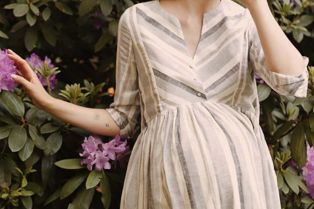 long sleeve breastfeeding dress Angashion Women's Maternity Nursing Dress: Hidden Zipper Breastfeeding Dress with Pockets Black Small at Amazon Women's Clothing store