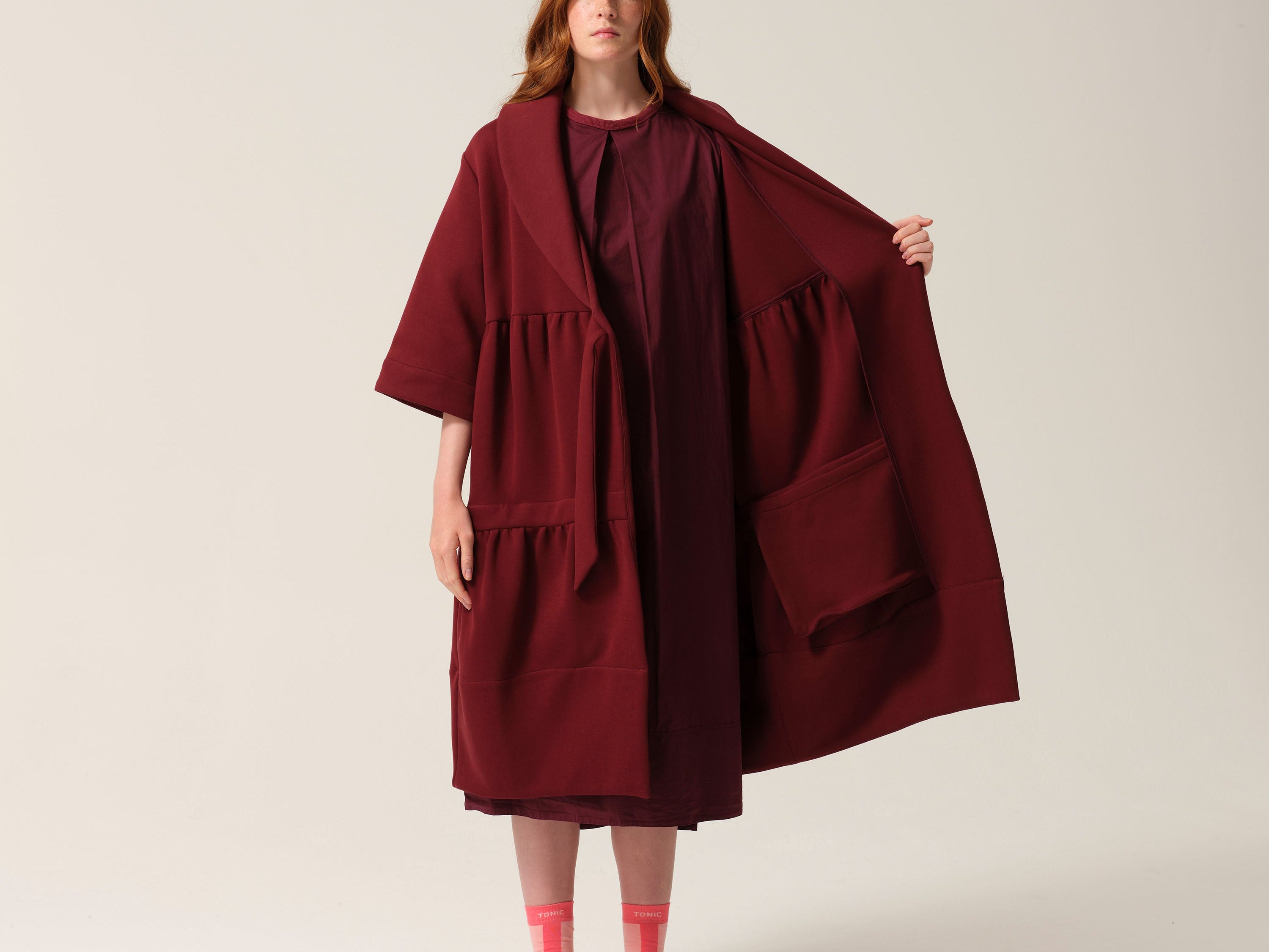 Tonic London Womens Magic Pocket Drain Robe Burgundy 2