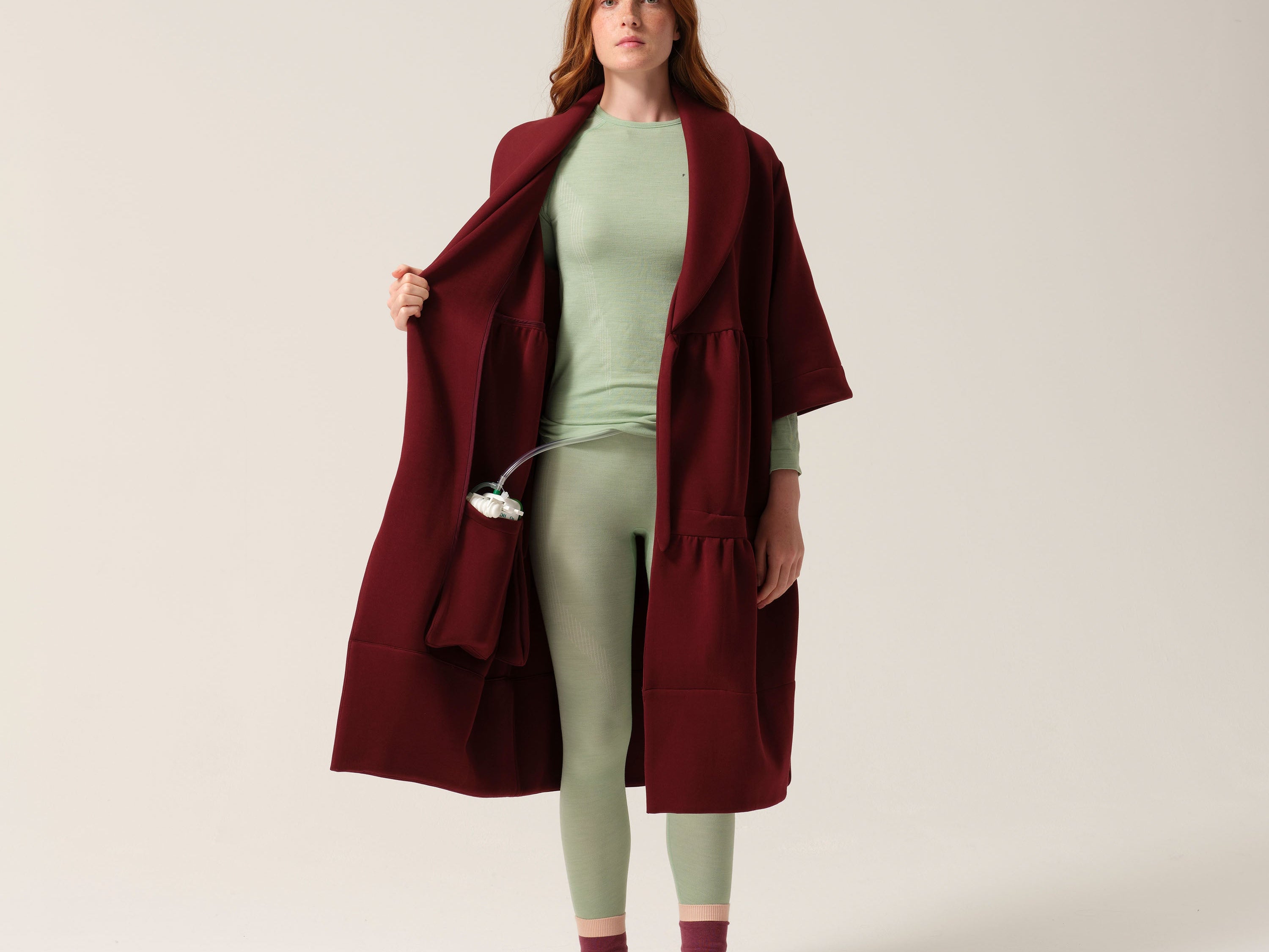Tonic London Womens Magic Pocket Drain Robe Burgundy 6