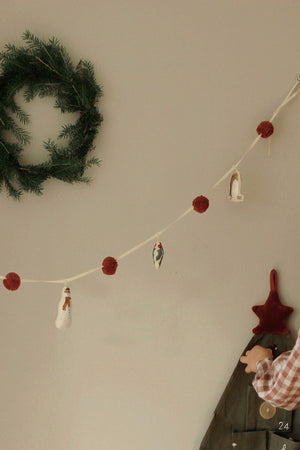 Avery Row Christmas Garland Frosty Friends 4