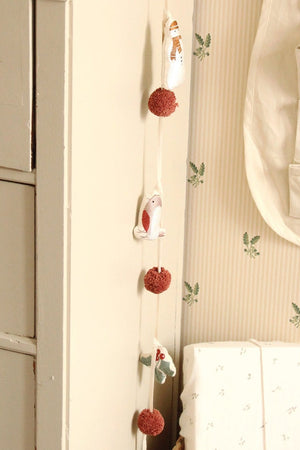 Avery Row Christmas Garland Frosty Friends 2