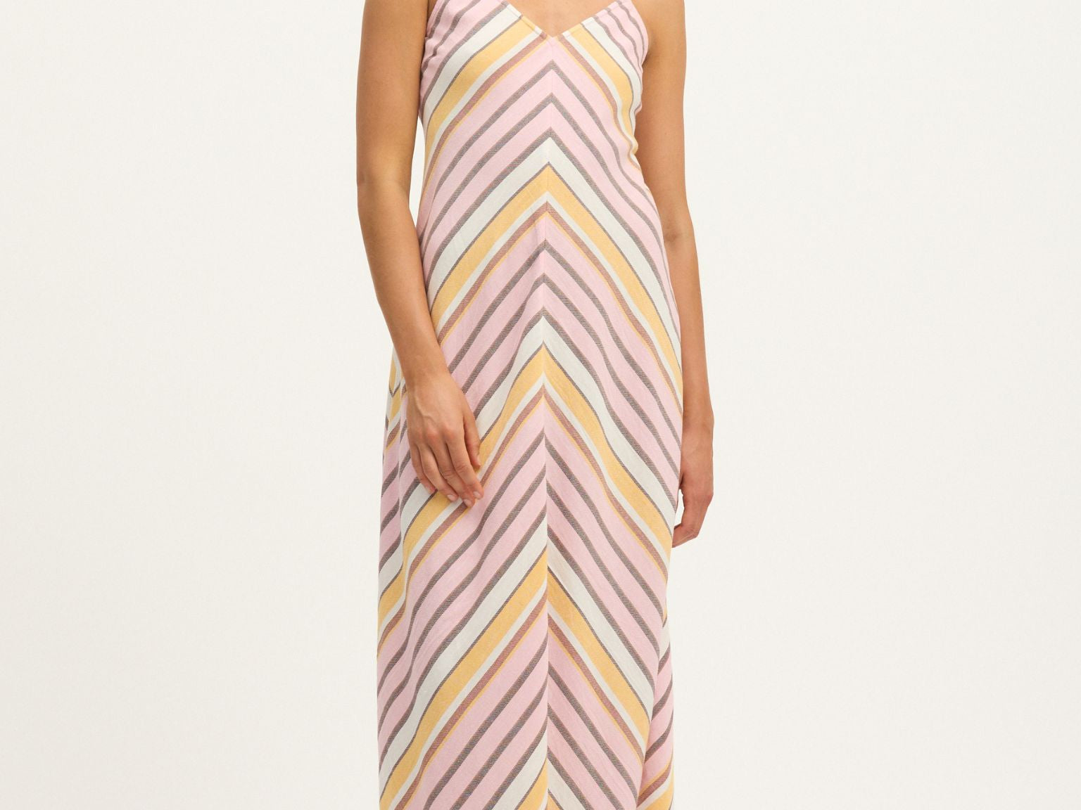 Model wearing Summery Copenhagen Martha Strap Midi Dress in Pink Mist – full front view
