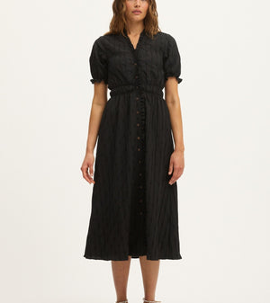 Model wearing Summery Copenhagen Karen Midi Dress in Black – front view