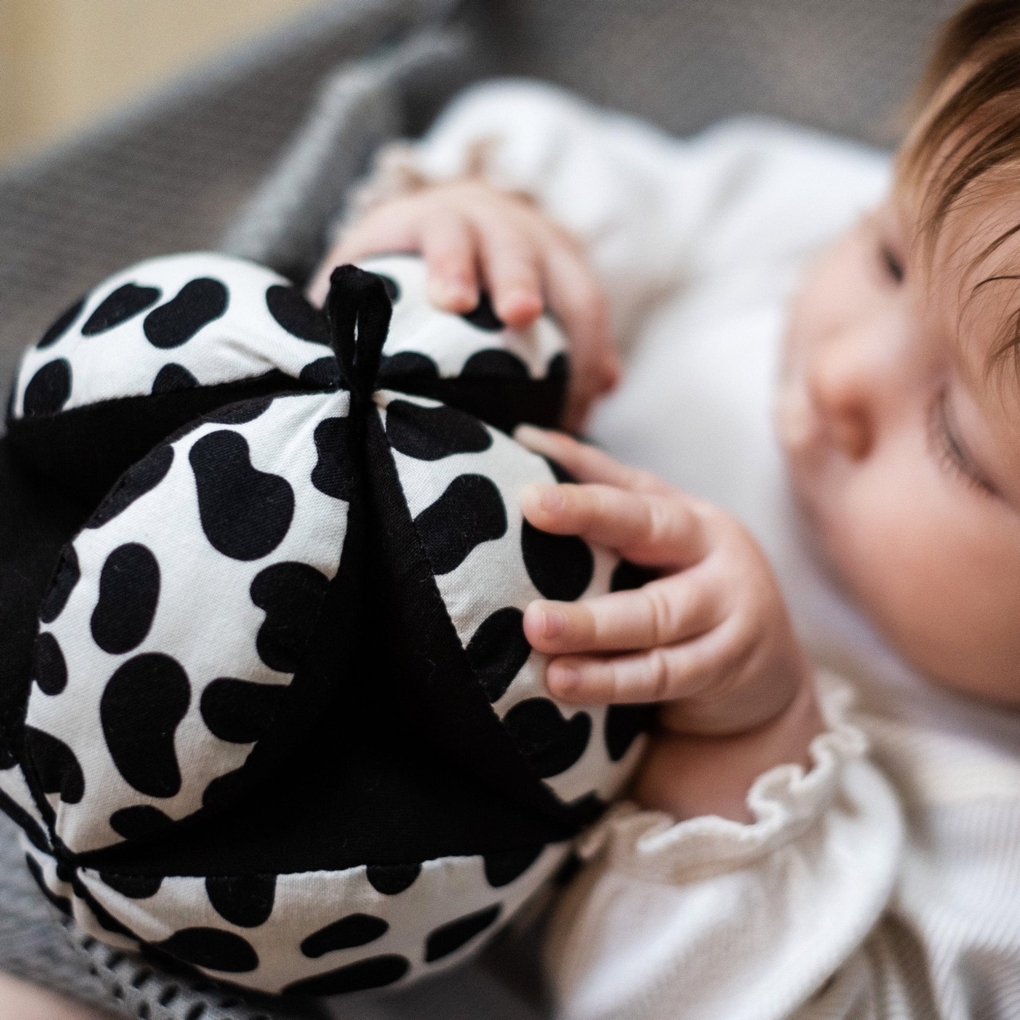 Etta Loves Sensory Grasp Ball 5