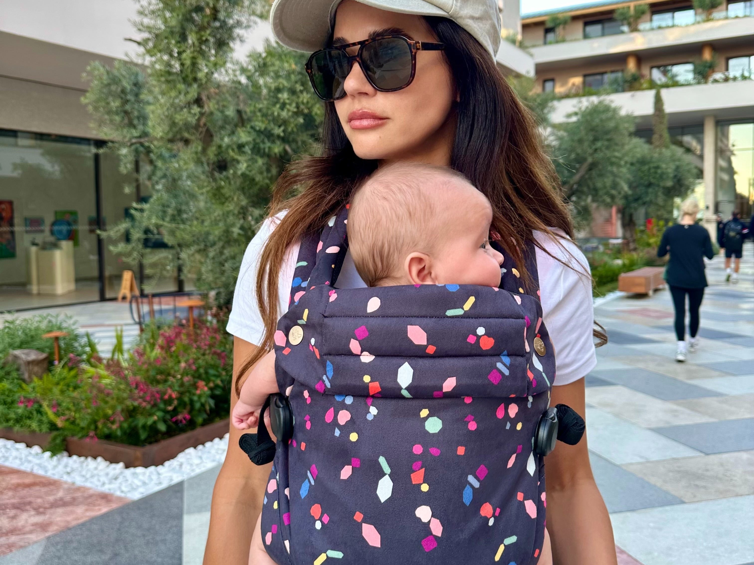 Bizzi Growin Nomad Air Baby Carrier Kaleidoscope 1