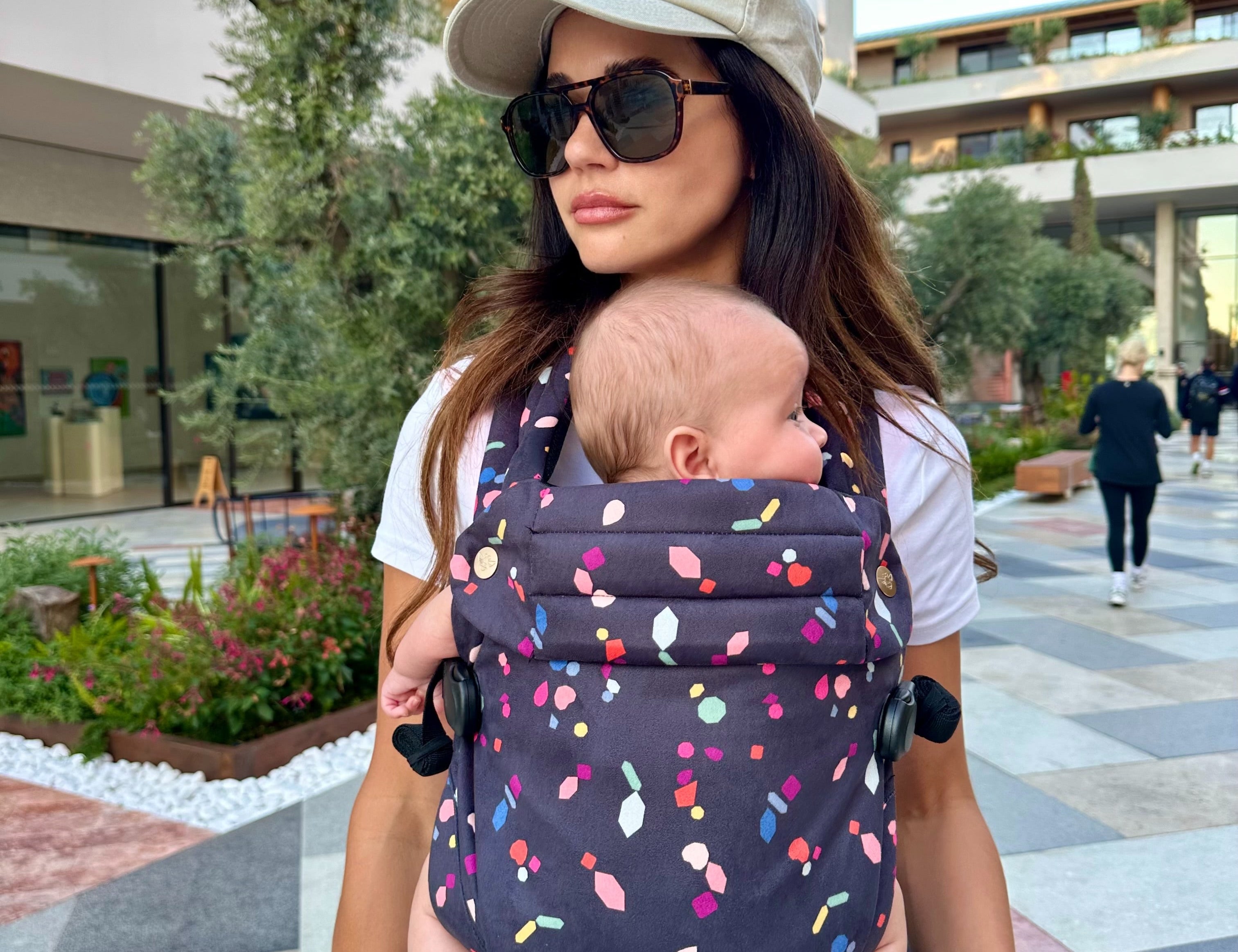 Bizzi Growin Nomad Air Baby Carrier Kaleidoscope 1
