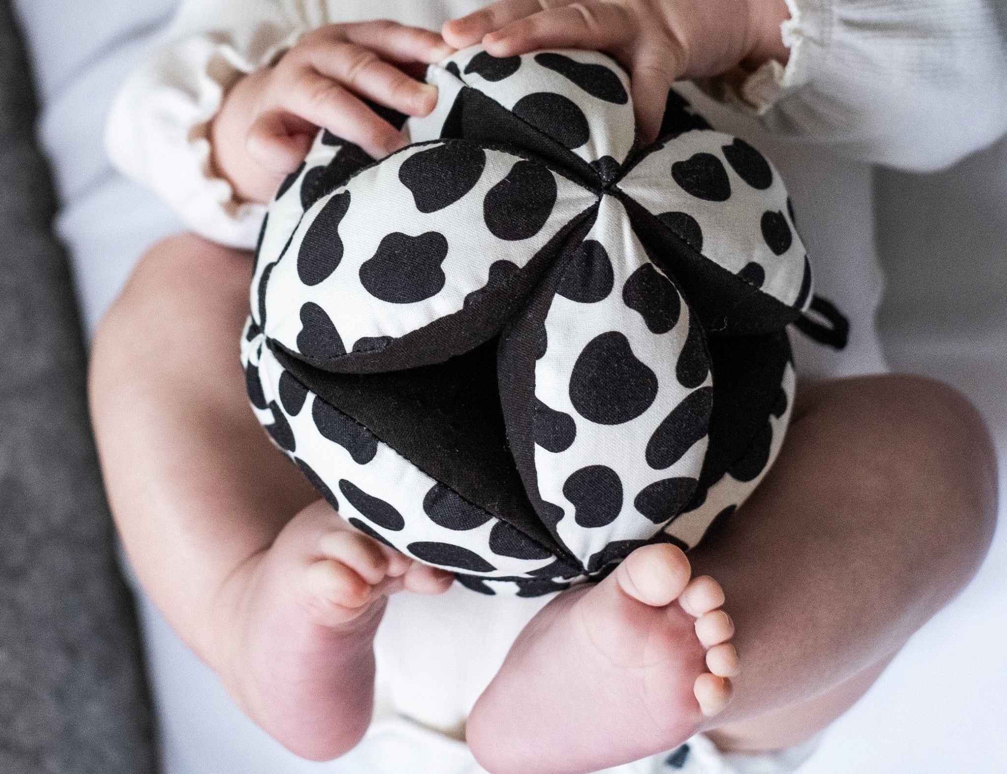 Etta Loves Sensory Grasp Ball 1