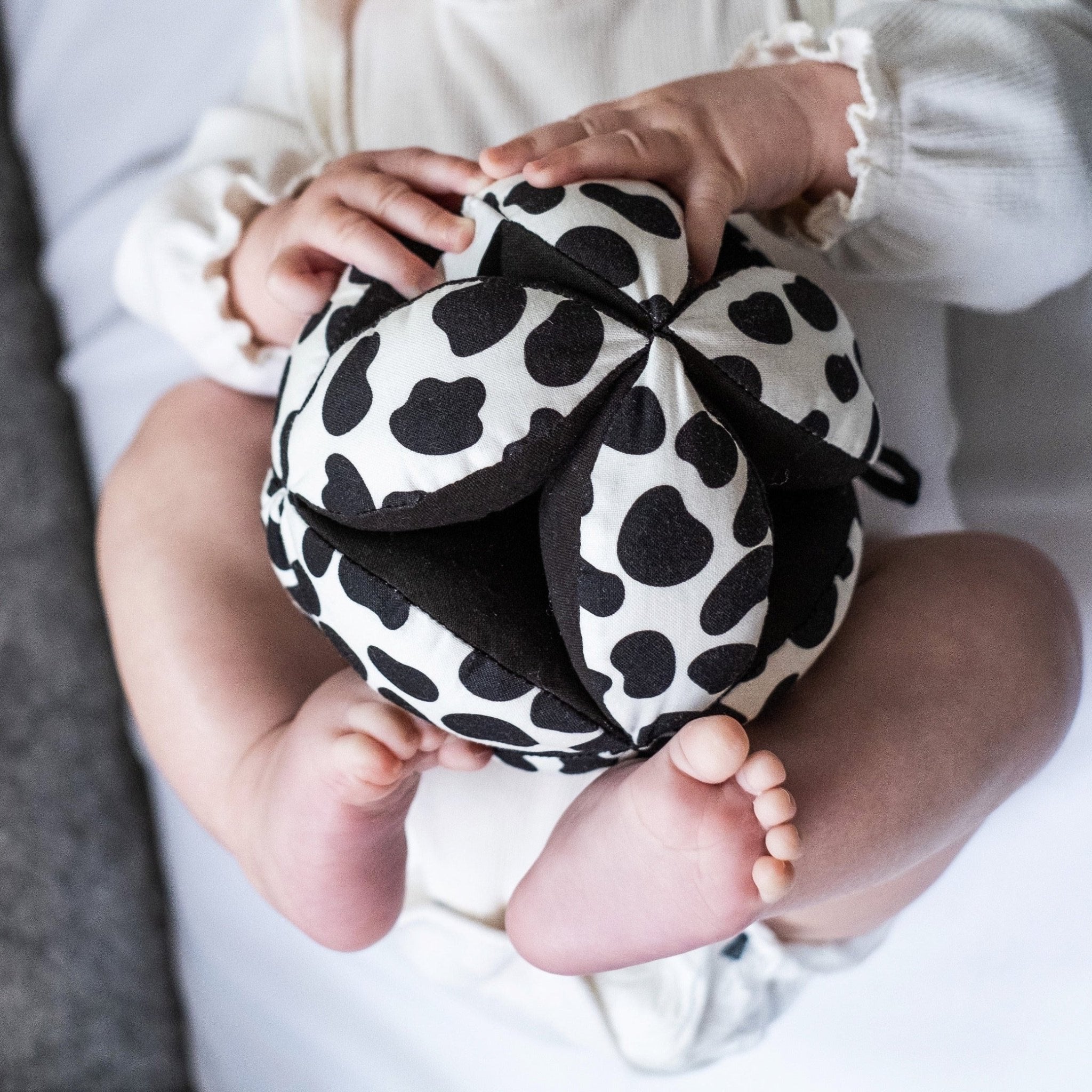 Etta Loves Sensory Grasp Ball 1