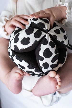 Etta Loves Sensory Grasp Ball 1